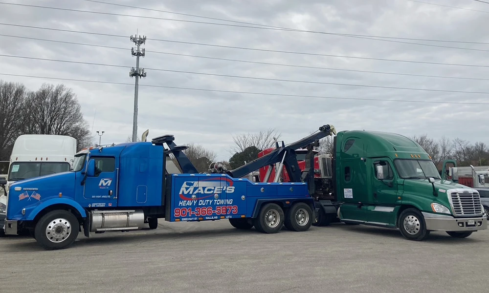 What steps are taken in multi-vehicle emergency road service recovery?